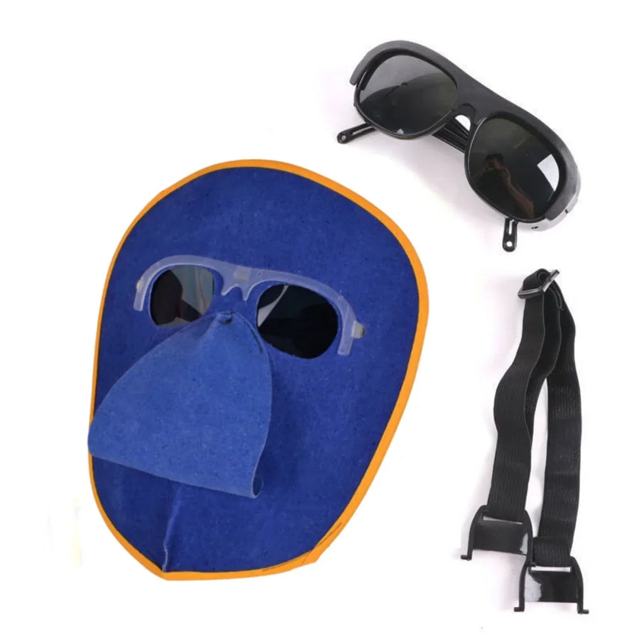 The set laid out: shield, goggles and band