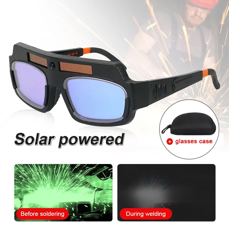 The maker's own photo showing a zip case alongside the goggles — it does not say which packs include one